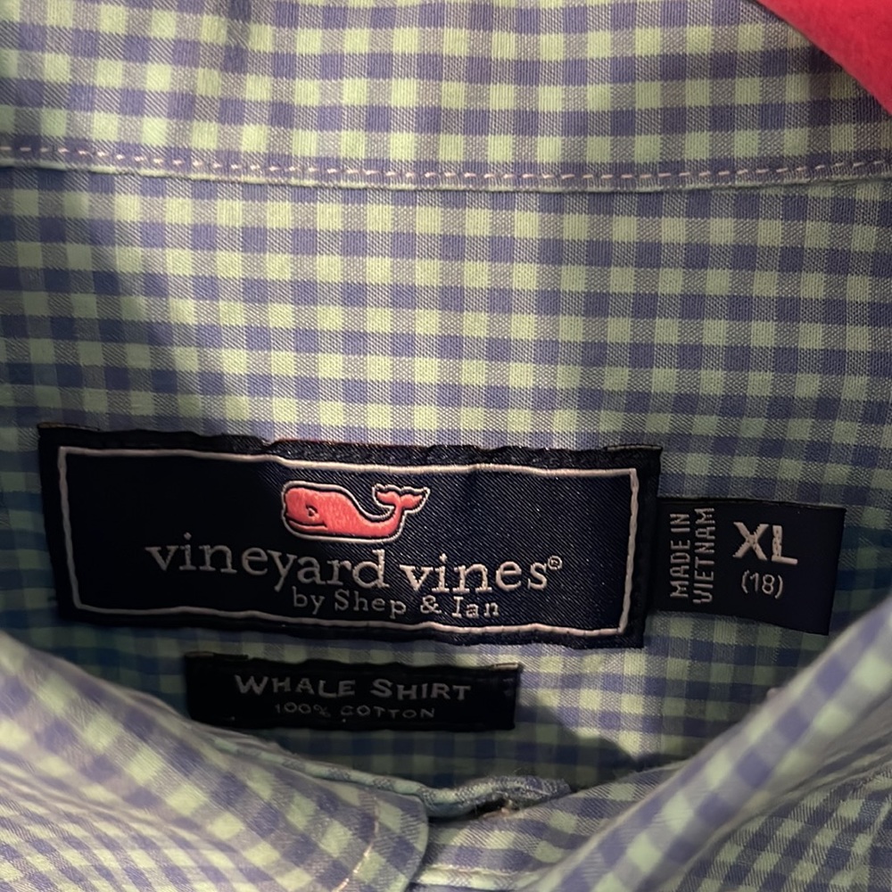 Vineyard vines Youth boy button down shirt - Picture 4 of 7